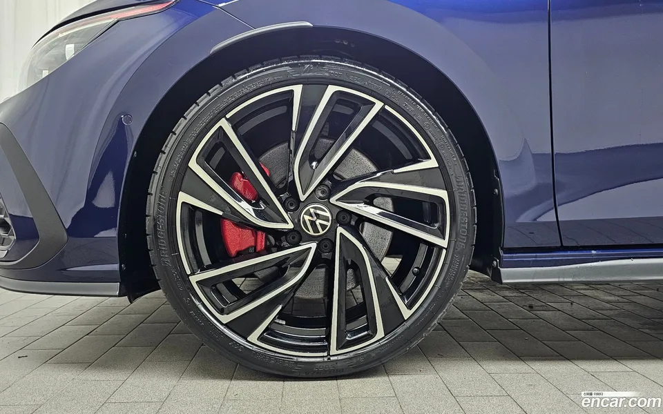 Volkswagen Golf 2.0 GTI 2024 — миниатюра 5