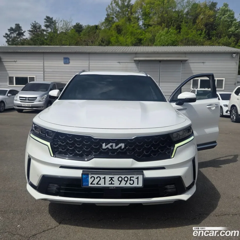 Kia Sorento 2.5T 2WD 2022 — фото 1, купить с доставкой в Москву