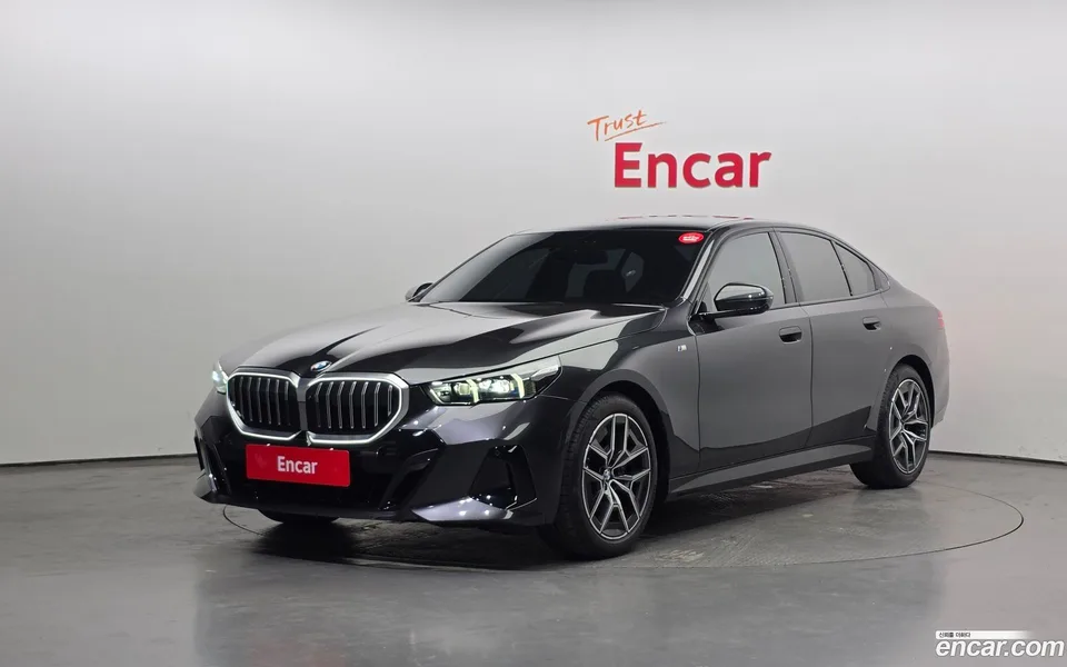 BMW 5 Series 520i M 2025 — photo 1, buy with delivery to Moscow