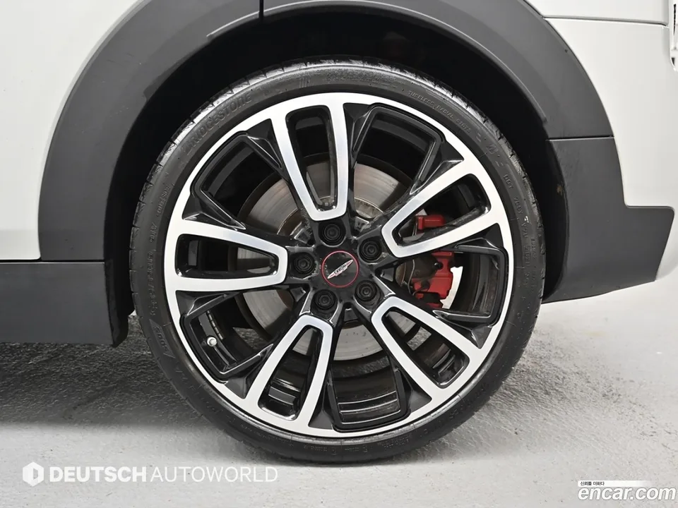 MINI Cooper S Clubman JCW 2022 — миниатюра 2