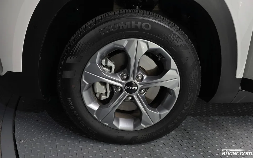 Kia Seltos 1.6 2WD 2023 — миниатюра 2