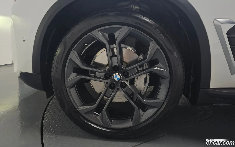 BMW X5 xDrive 40i xLine 2024 — миниатюра 5