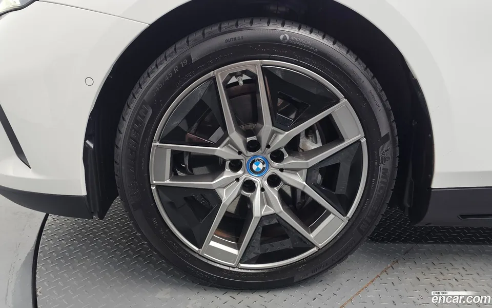BMW i5 eDrive 40 2024 — миниатюра 2
