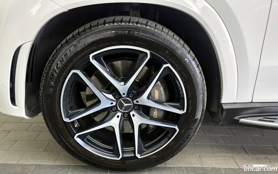 Mercedes-Benz GLE-Class AMG GLE53 4MATIC+ 2022 — миниатюра 5