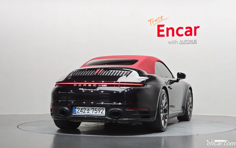 Porsche 911 (992) 4S 2024 — миниатюра 4