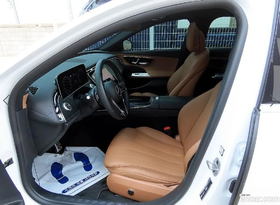 Mercedes-Benz E-Class E200 2024 — миниатюра 5