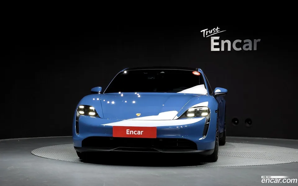 Porsche Taycan 2023 — миниатюра 3