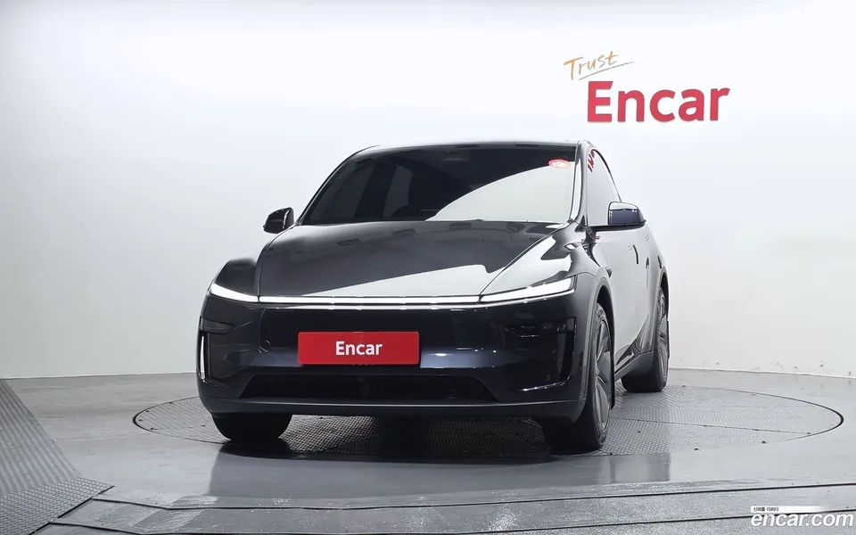 Tesla Model Y RWD 2025 — миниатюра 3