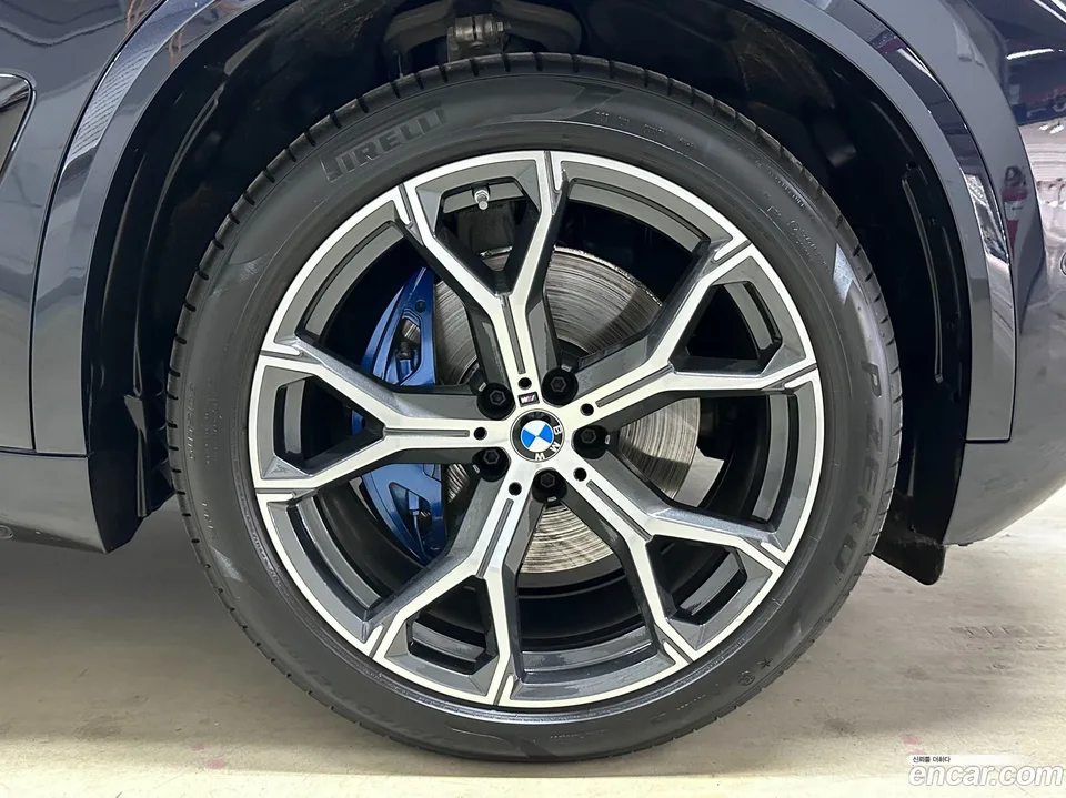BMW X5 xDrive 40i M 2025 — миниатюра 2