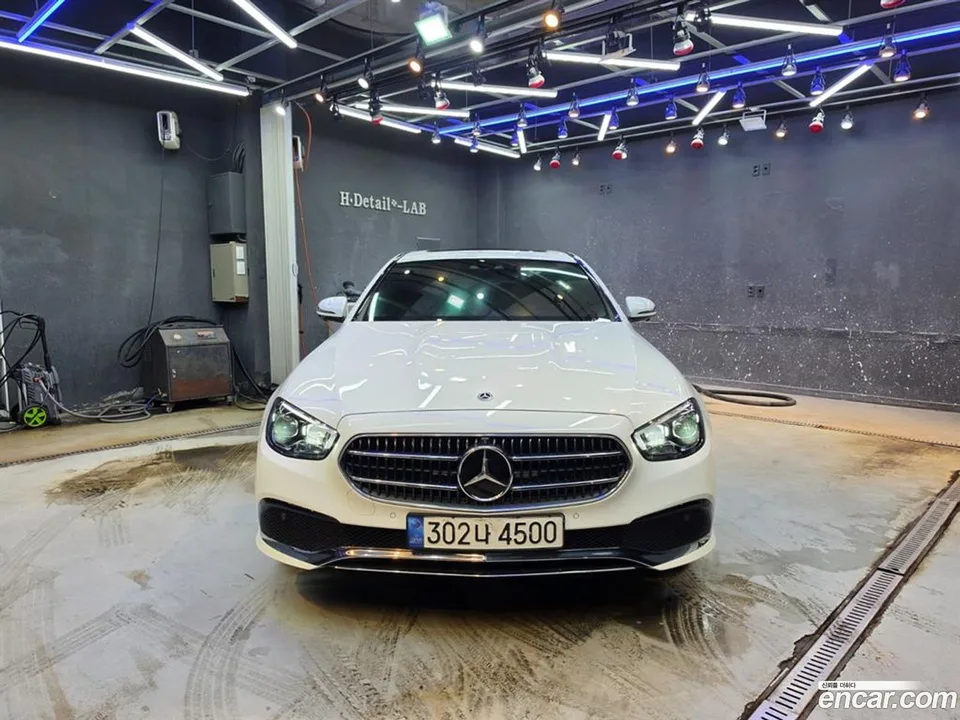 Mercedes-Benz E-Class E350 4MATIC 2022 — миниатюра 3