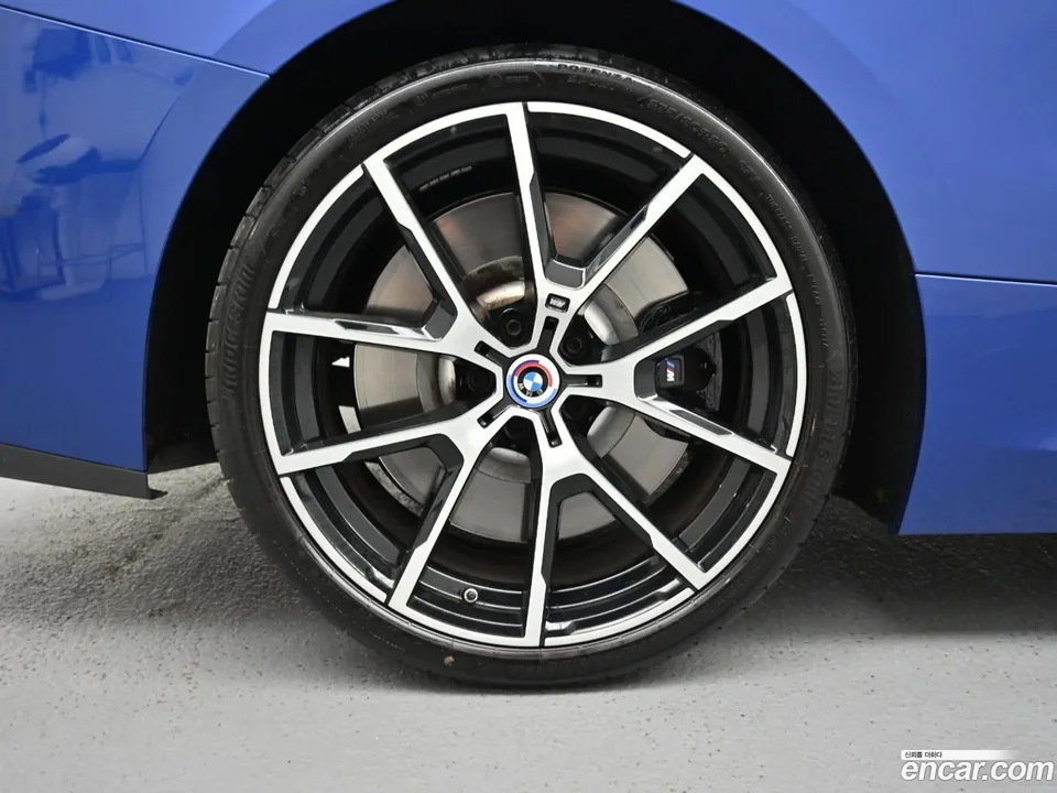 BMW 8 Series M850i xDrive 2022 — миниатюра 2