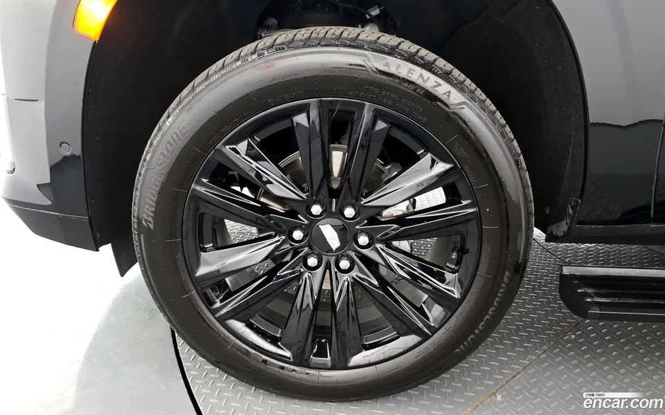 Cadillac Escalade 6.2 ESV 2023 — миниатюра 2