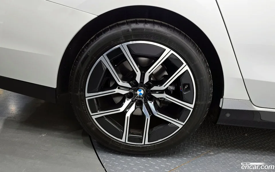 BMW 7 Series 740i xDrive M 2025 — миниатюра 5