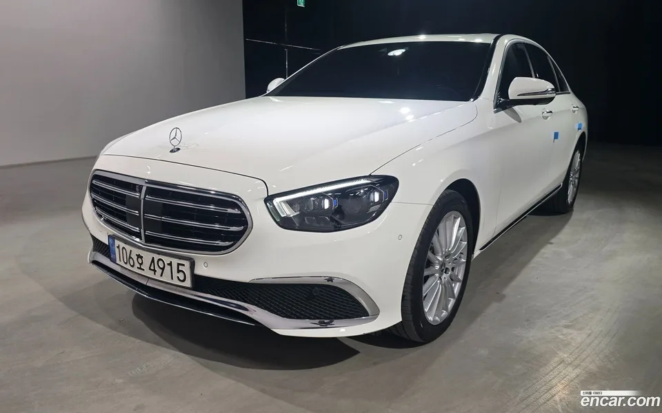 Mercedes-Benz E-Class 2022