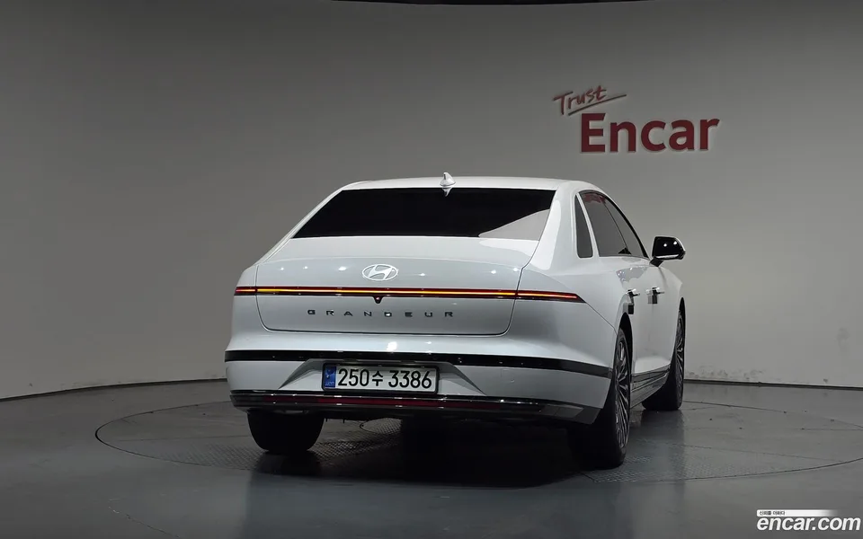 Hyundai Grandeur Hybrid 2024 — миниатюра 4