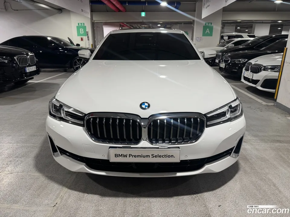 BMW 5 Series 520i 2023 — миниатюра 3