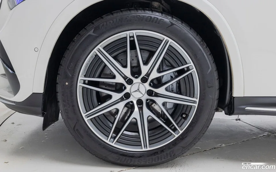 Mercedes-Benz GLC-Class AMG GLC43 4MATIC 2025 — миниатюра 2