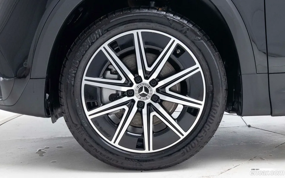 Mercedes-Benz EQB EQB300 4MATIC 2024 — миниатюра 2