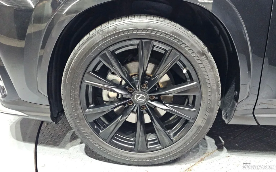 Lexus NX 450h+ F-Sport 2022 — миниатюра 5