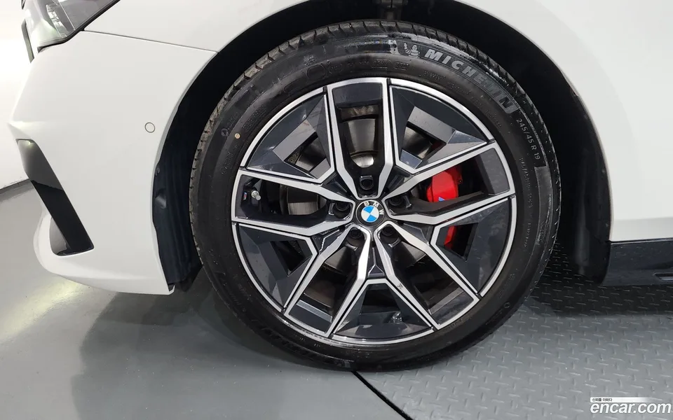 BMW 5 Series 520i 2024 — миниатюра 2