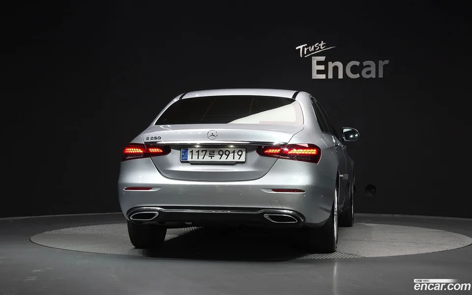 Mercedes-Benz E-Class E250 2022 — миниатюра 4