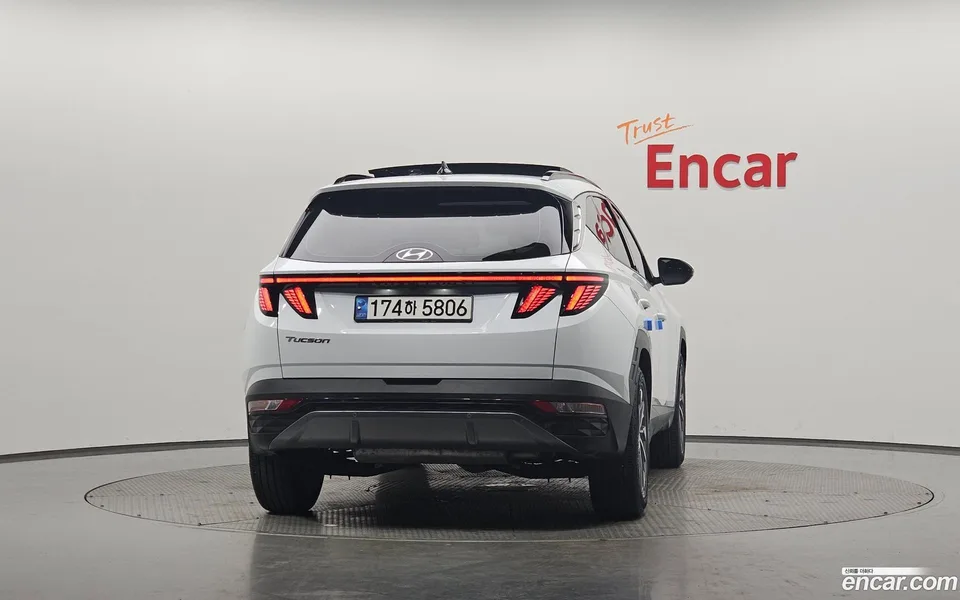Hyundai Tucson Hybrid 2WD 2023 — миниатюра 4