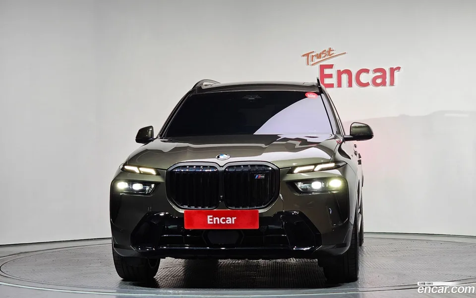 BMW X7 xDrive 40i M 7 2025 — thumbnail 3