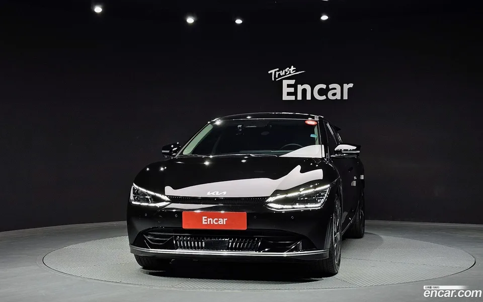 Kia EV6 2023 — миниатюра 3