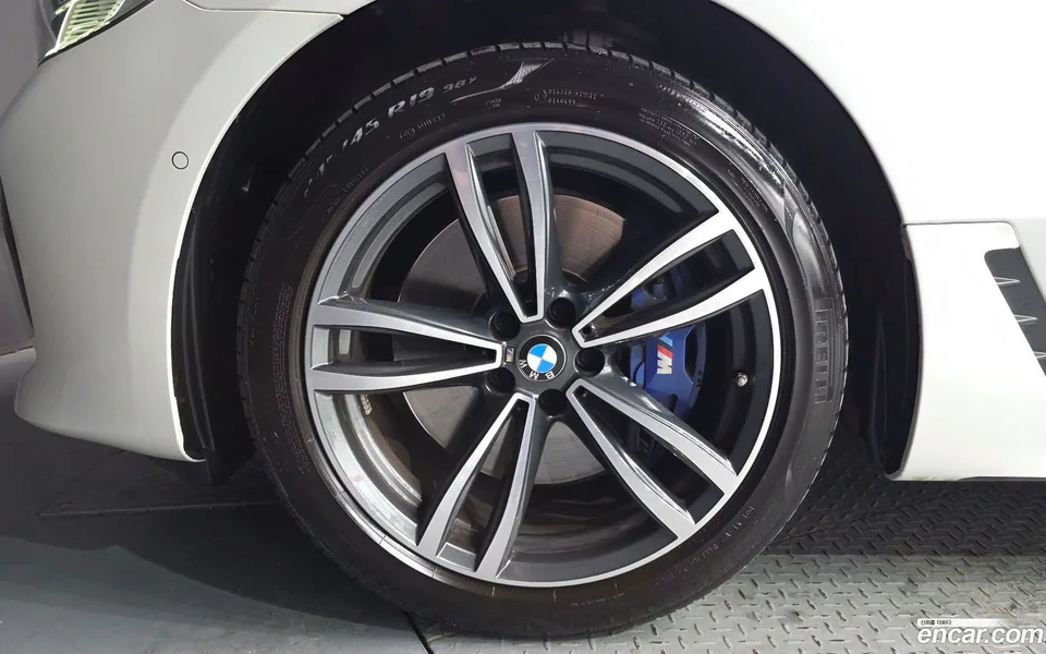 BMW 6 Series GT 620d xDrive M 2022 — миниатюра 5
