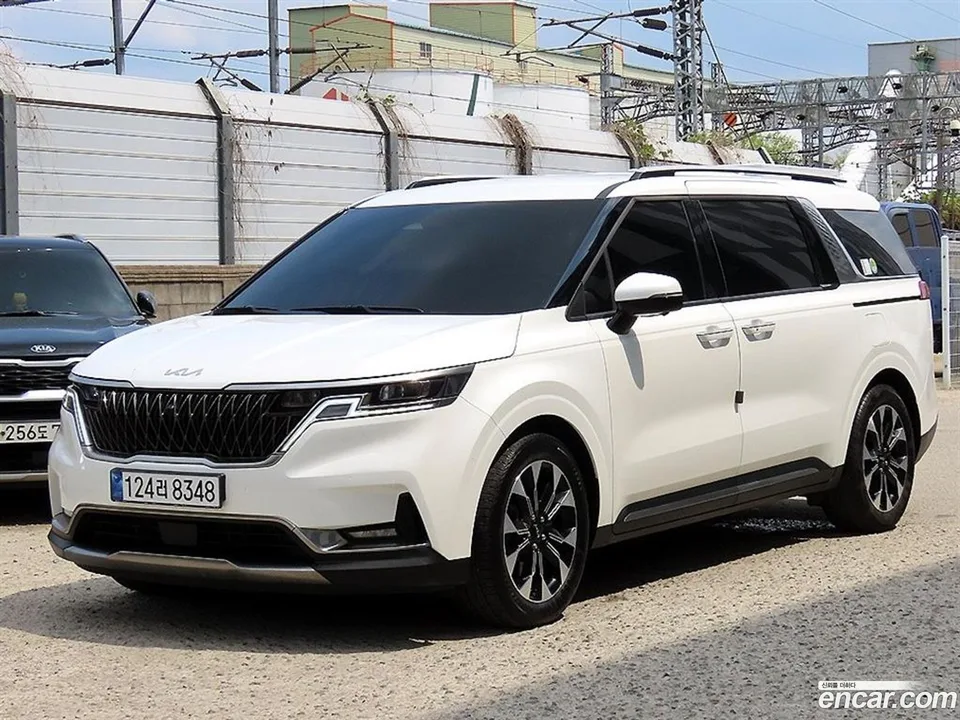 Kia Carnival 9 2023 — фото 1, купить с доставкой в Москву