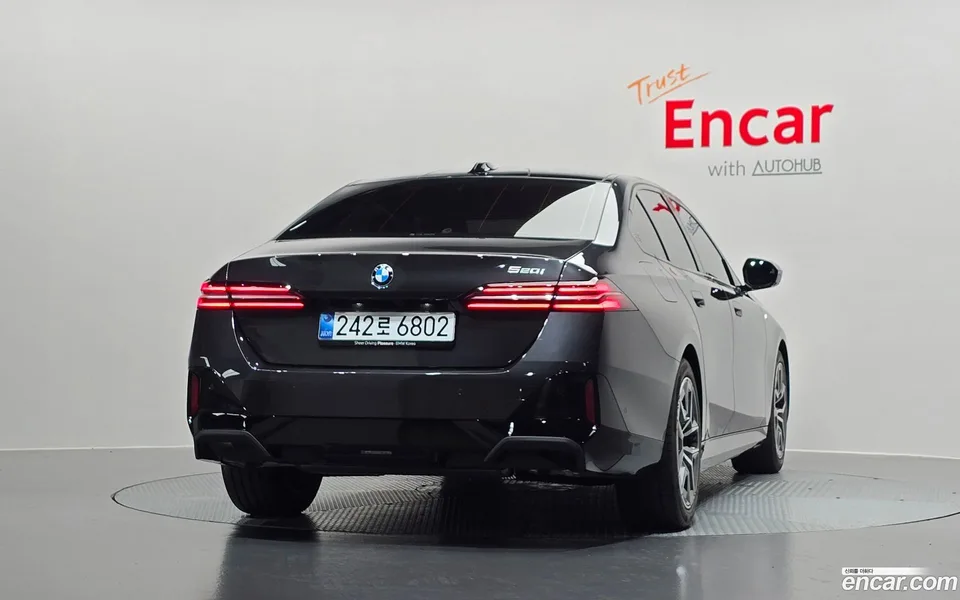 BMW 5 Series 520i M 2025 — миниатюра 4
