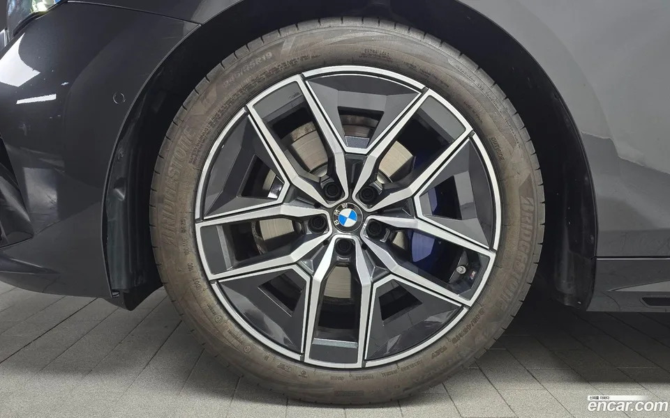 BMW 5 Series 520i M 2025 — миниатюра 5