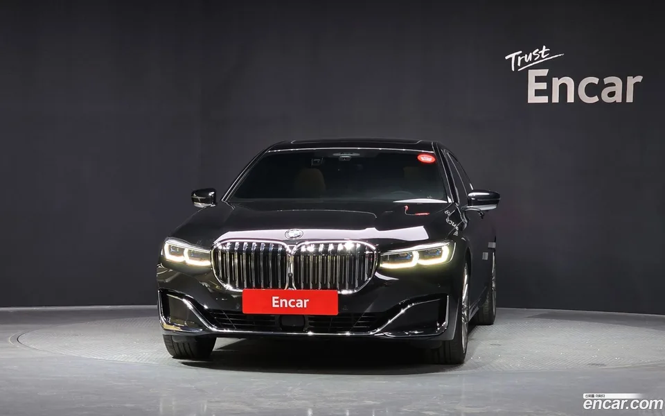 BMW 7 Series 740Li xDrive 2022 — миниатюра 3