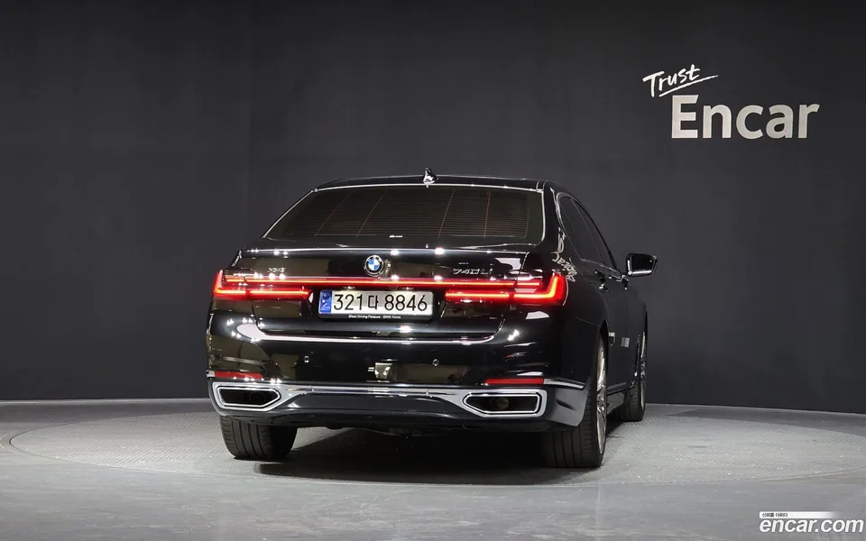 BMW 7 Series 740Li xDrive 2022 — миниатюра 4