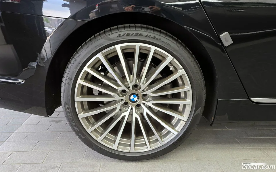 BMW 7 Series 740Li xDrive 2022 — миниатюра 5
