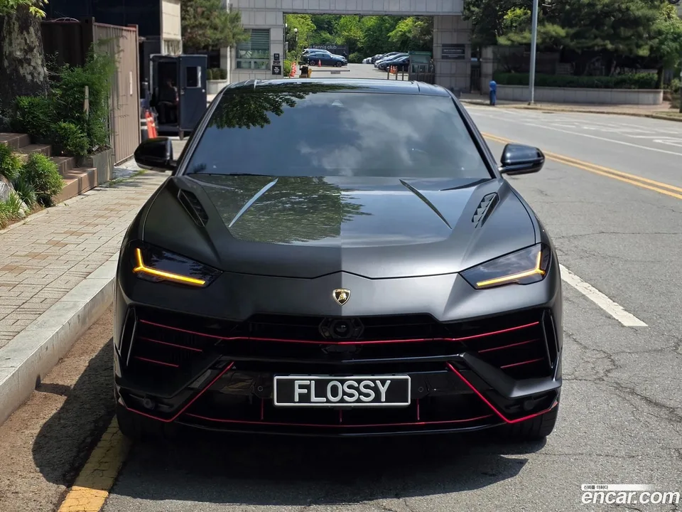 Lamborghini Urus 4.0 V8 S 2023 — миниатюра 3