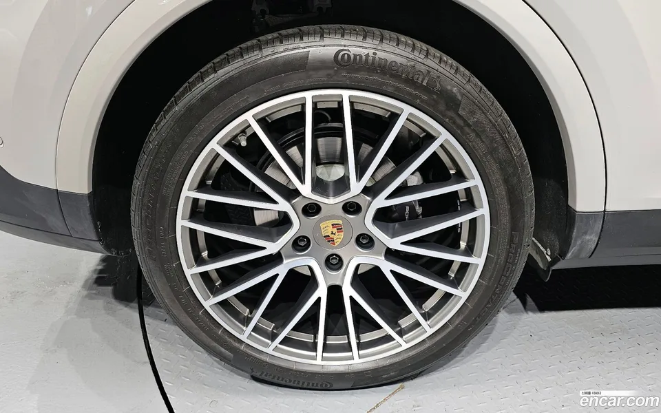 Porsche Cayenne 3.0 2023 — thumbnail 5