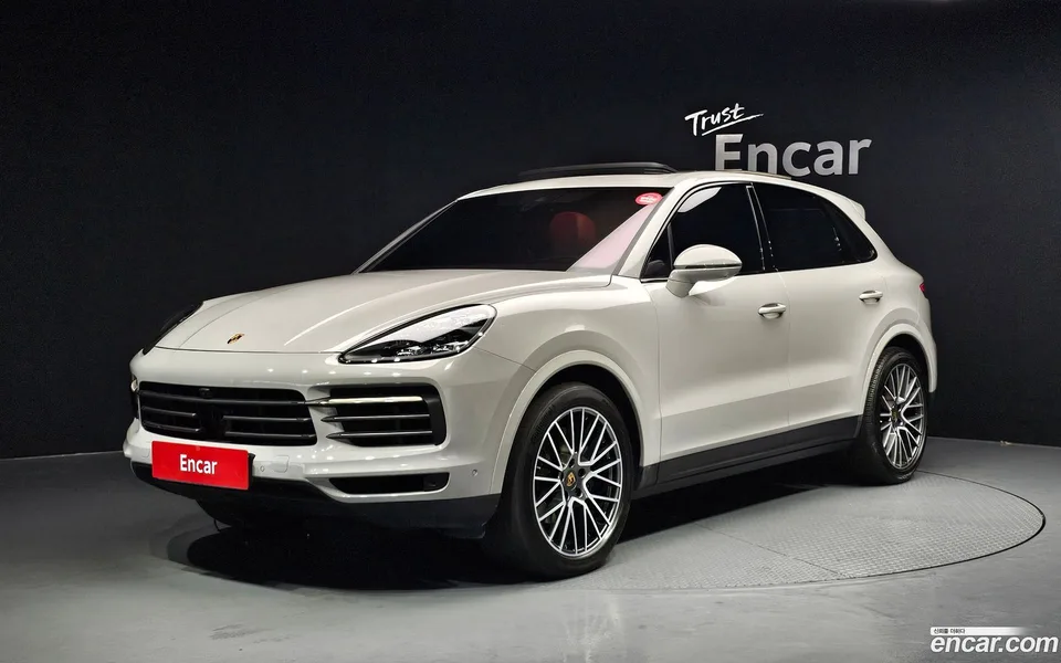 Porsche Cayenne 3.0 2023 — photo 1, buy with delivery to Moscow