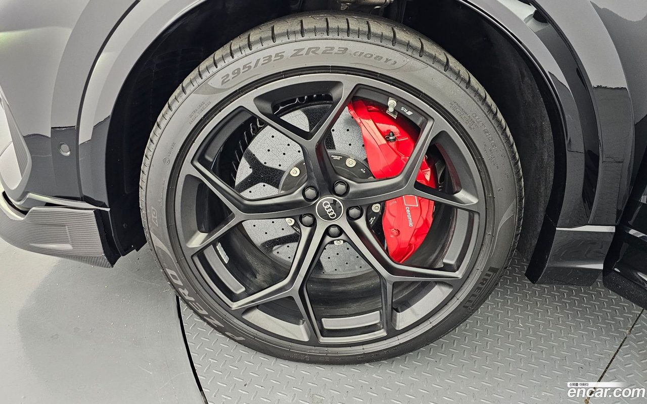 Audi RSQ8 (4M) 2025 — 2
