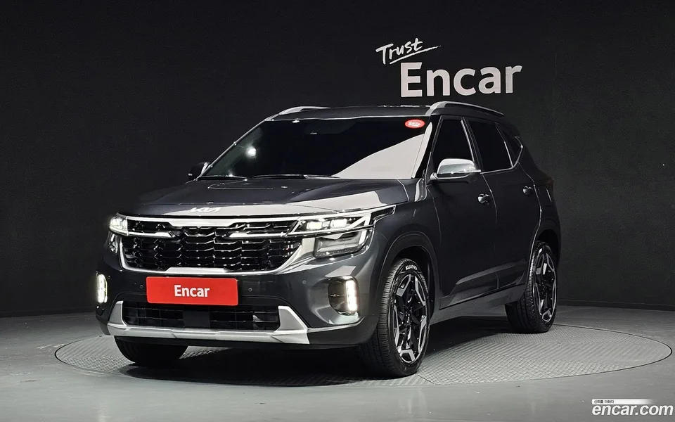 Kia Seltos 1.6 2WD 2024 — фото 1, купить с доставкой в Москву