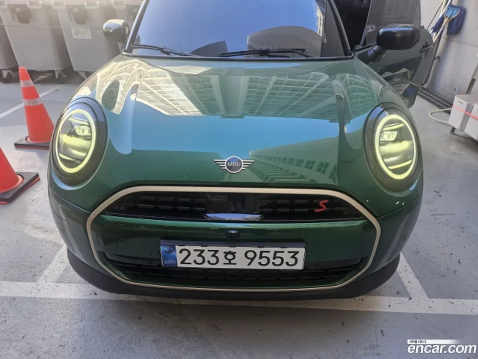 MINI Cooper S 2025 — фото 1, купить с доставкой в Москву