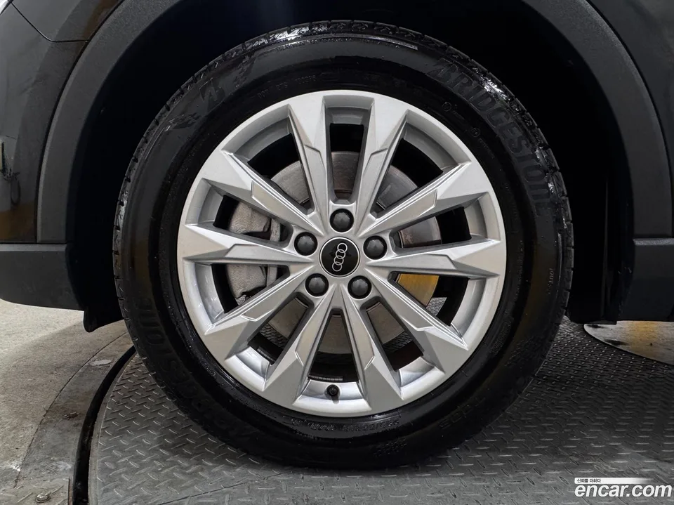 Audi Q3 40 TFSI 2025 — миниатюра 2