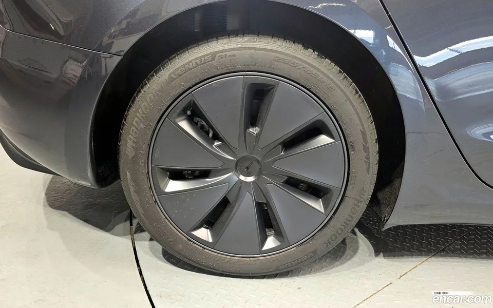 Tesla Model 3 RWD 2025 — миниатюра 5