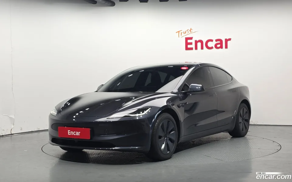 Tesla Model 3 RWD 2025 — фото 1, купить с доставкой в Москву