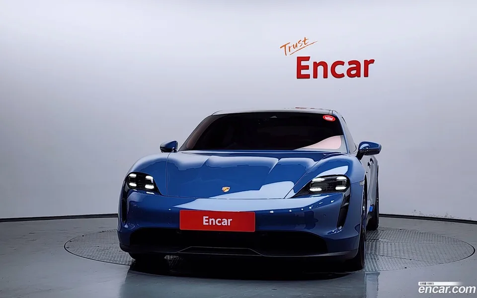 Porsche Taycan 2022 — миниатюра 3