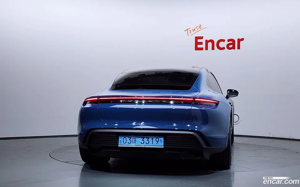 Porsche Taycan 2022 — миниатюра 4