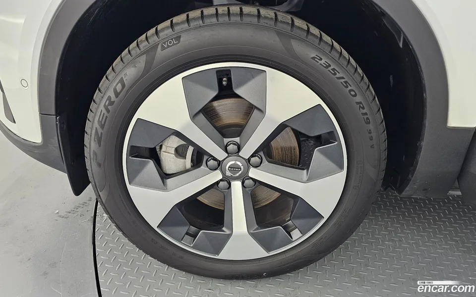Volvo XC40 B4 2024 — миниатюра 5