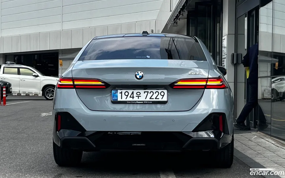 BMW 5 Series 520i M 2024 — миниатюра 4