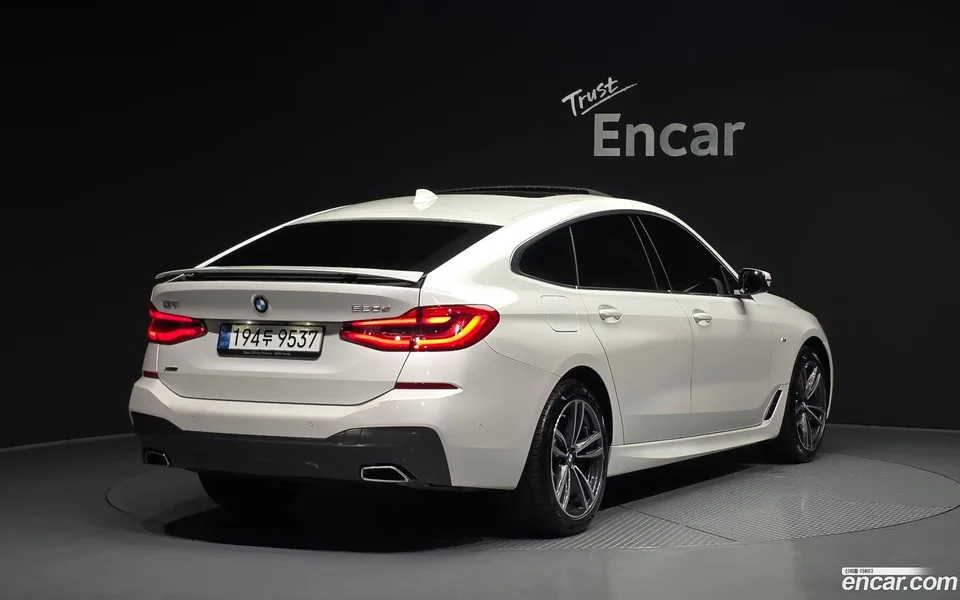 BMW 6 Series GT 620d xDrive M 2022 — миниатюра 2