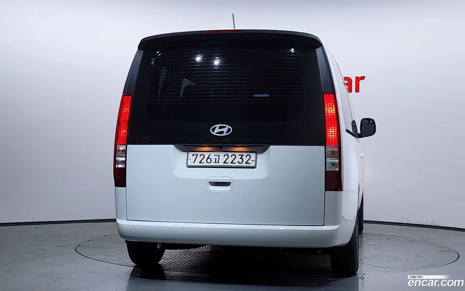Hyundai Staria L3.5 11 2024 — миниатюра 4